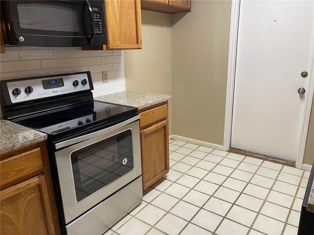 11214 Willowood Creek Drive – photo 4