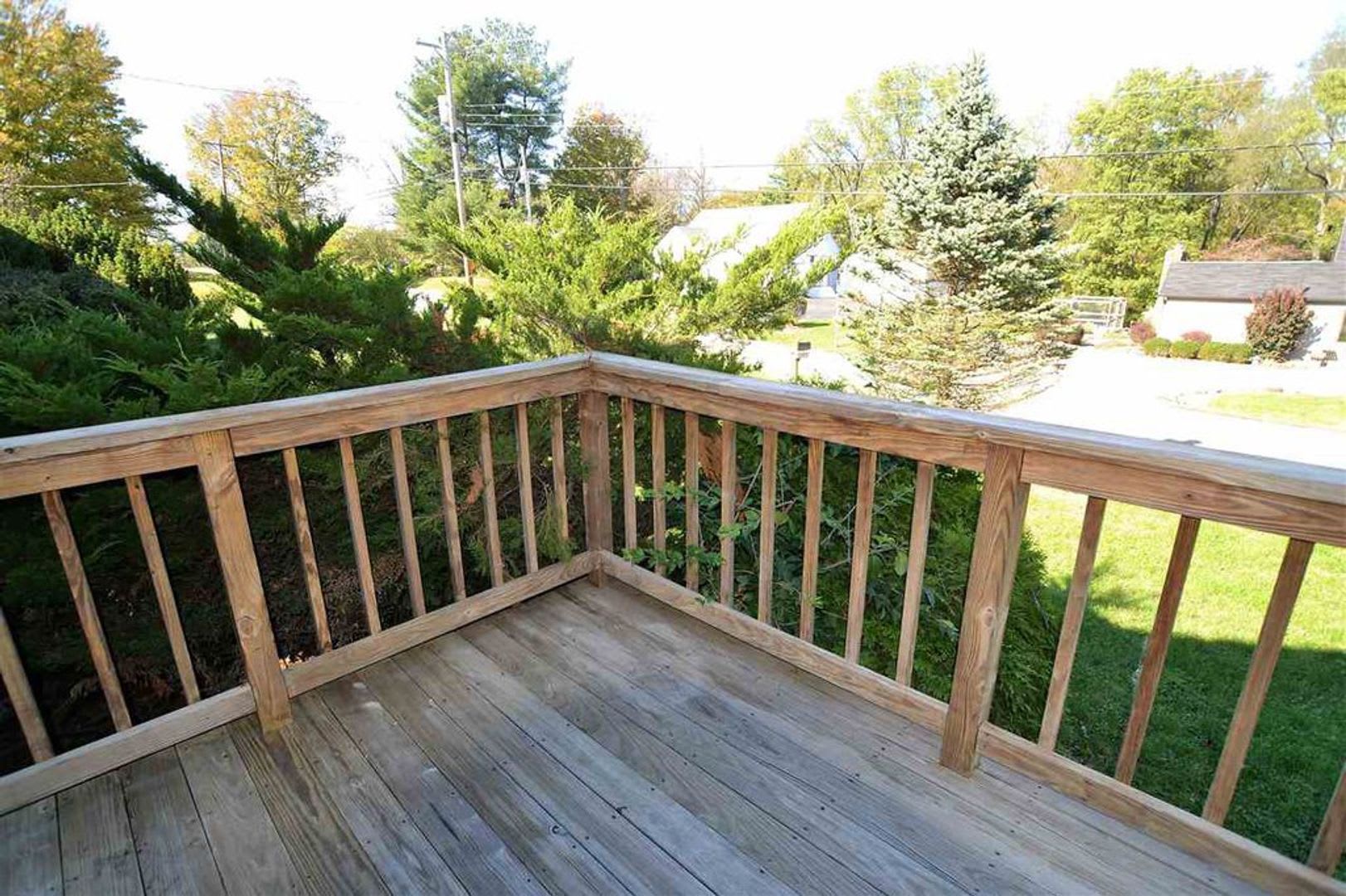 Incredible location! 4 BD/2 BA Home. Across from IU Golf Course and Baseball Field. – photo 3