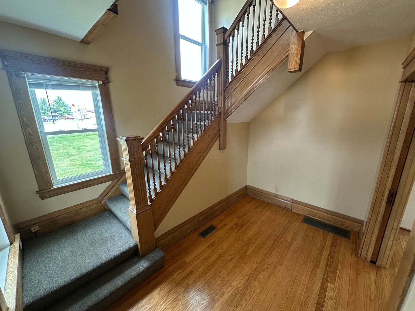 Convenient Location!!! – photo 3