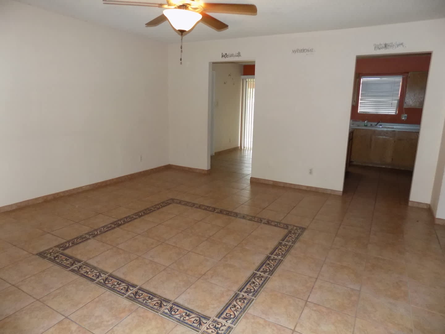 3 BED 2 BATH HOME IN TOWN! – photo 2
