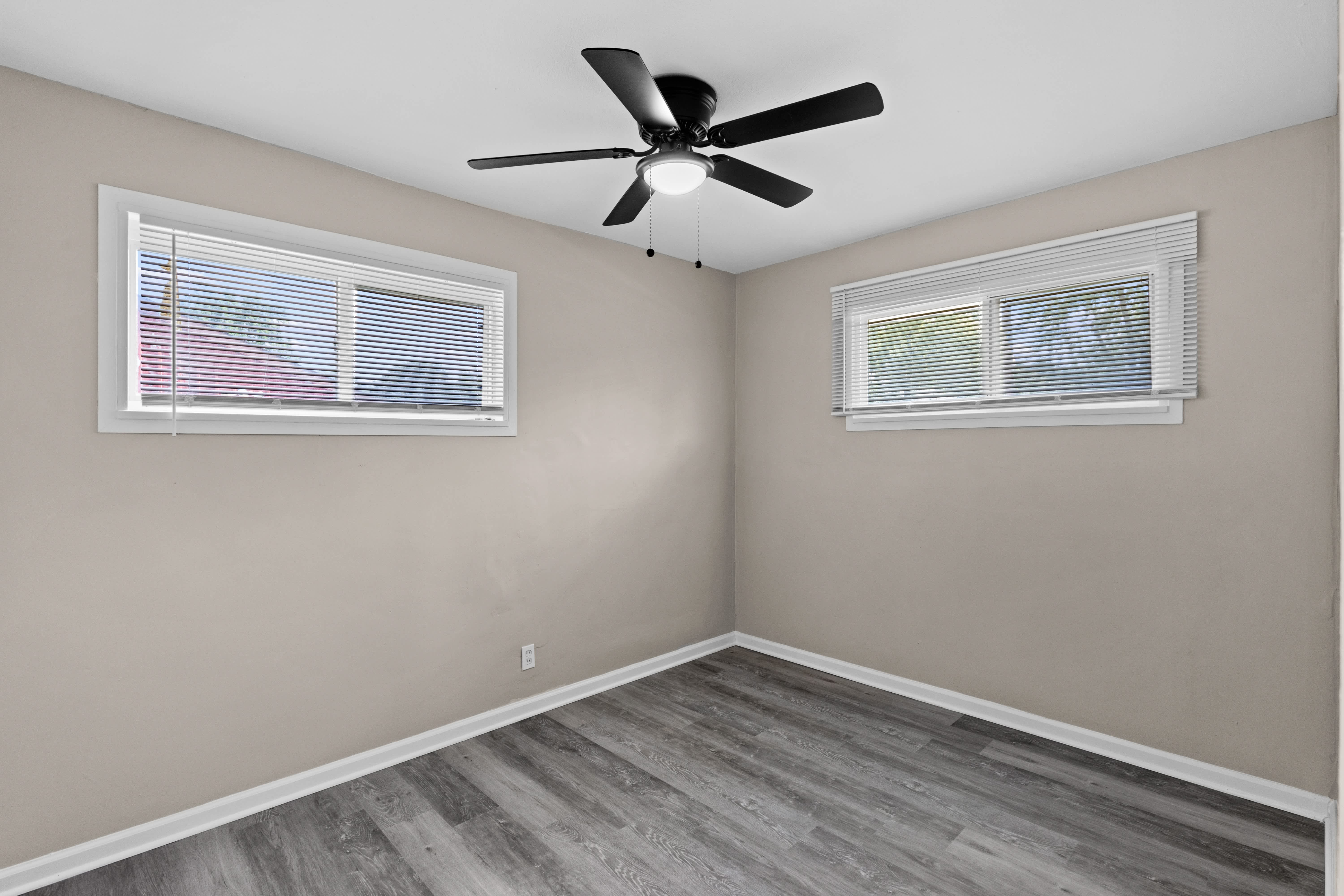 5677 Parchester Dr – photo 3