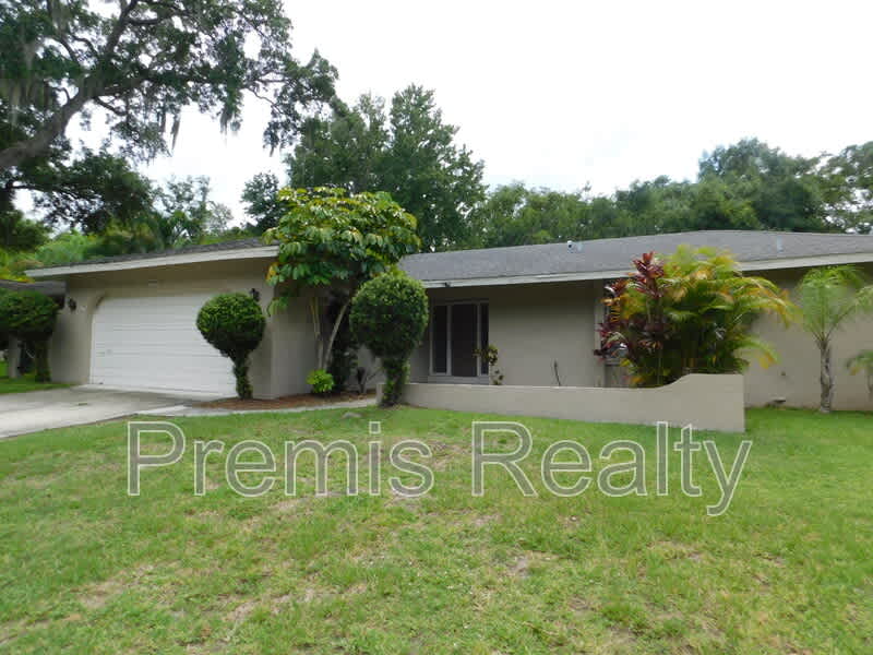 1840 Oak Forest Dr. W – photo 1