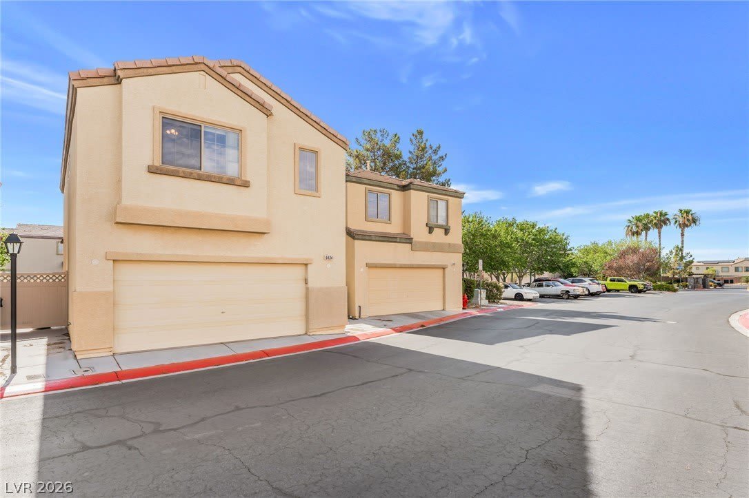 6434 Buttercup Creek Street – photo 5
