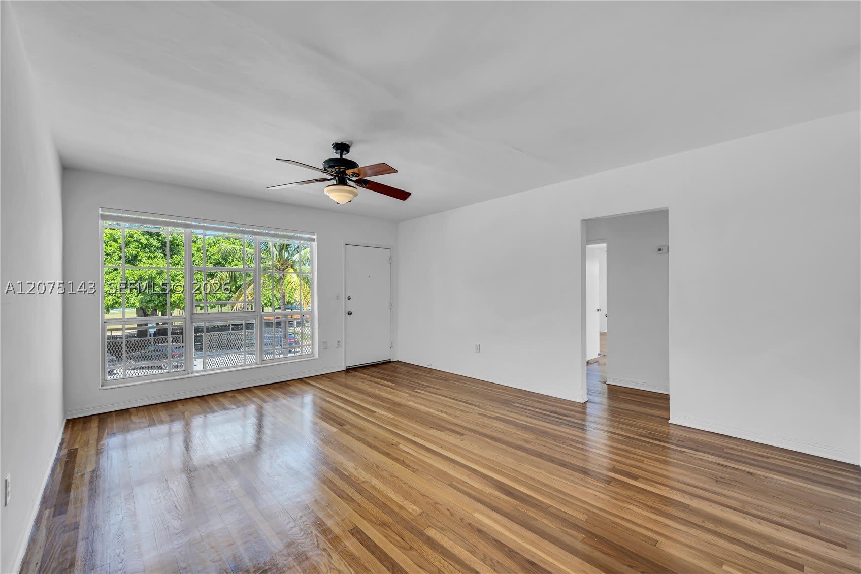 800 W 42Nd St – photo 3