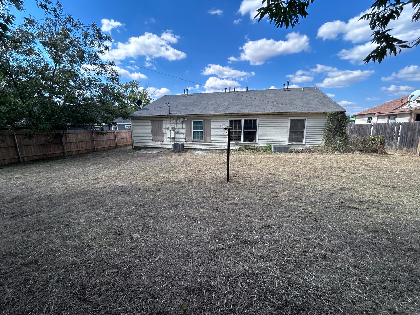 1610 Stewart Street – photo 4