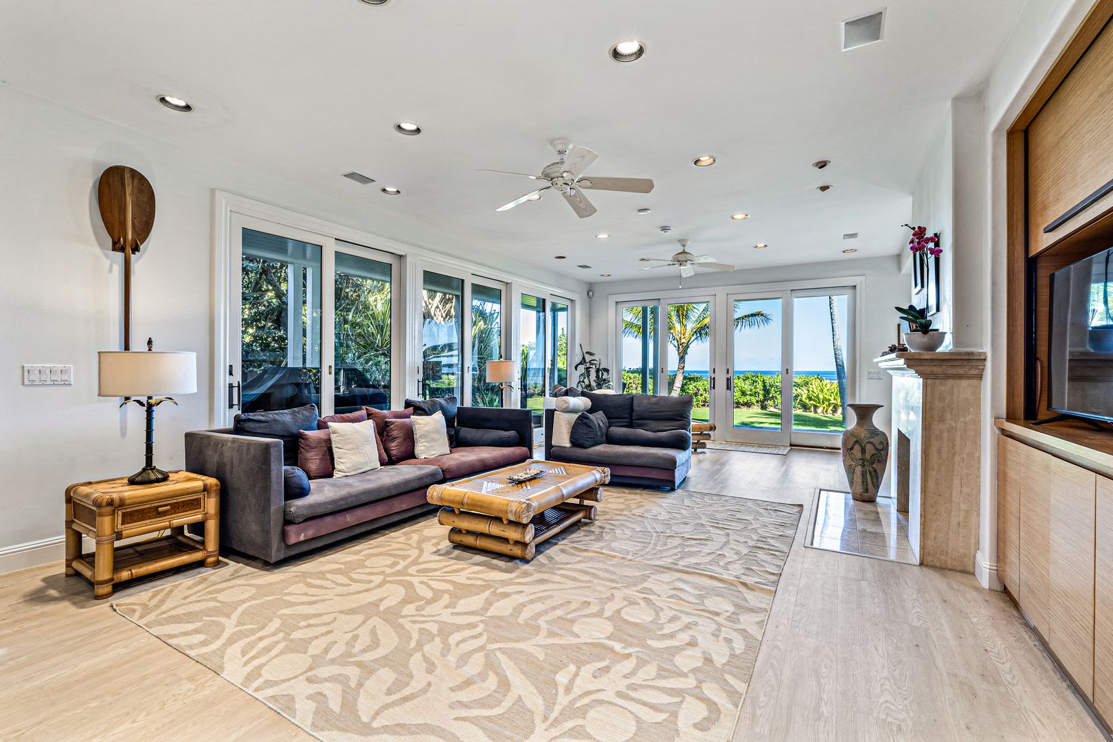 Hawaii Life Presents Modern Mokuleia Beachfront Luxury 4 bedroom 3 Bath – photo 3