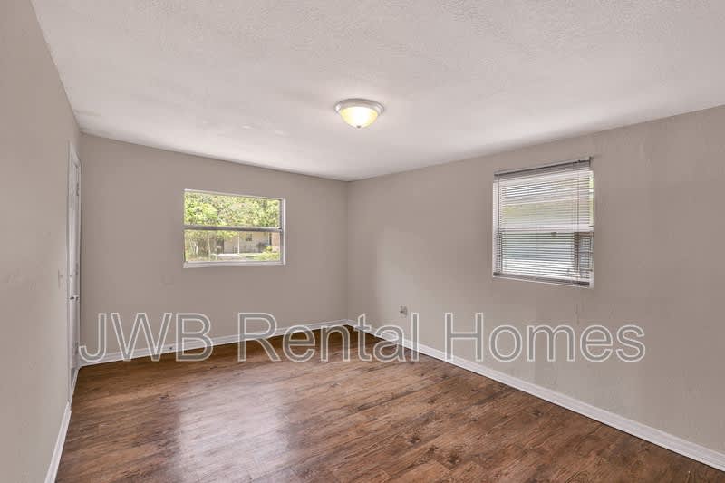 2262 Kingston St – photo 5
