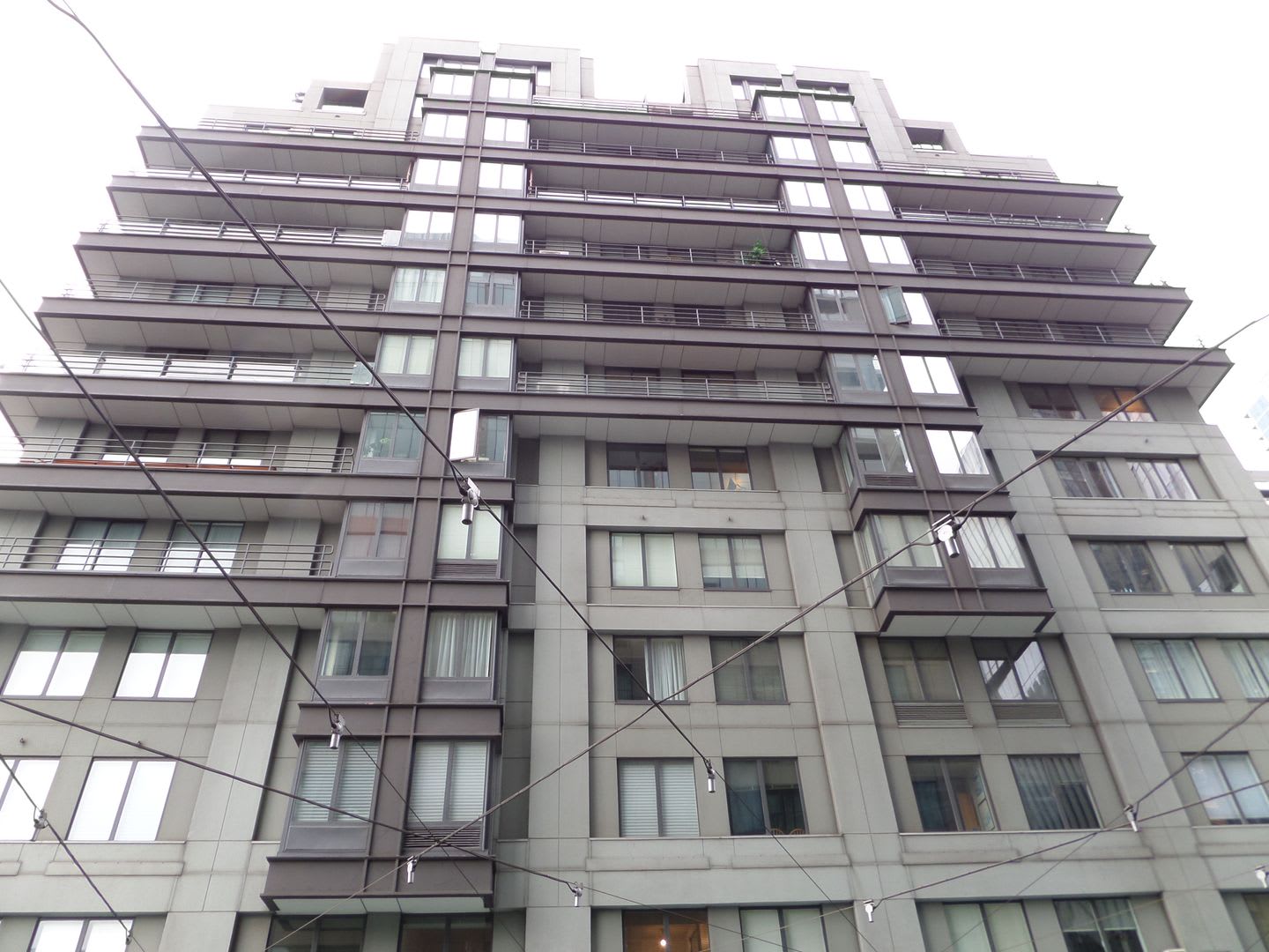UNBEATABLE PRICE! Adorable One Bedroom Seattle Condo in Unbeatable Location – photo 3
