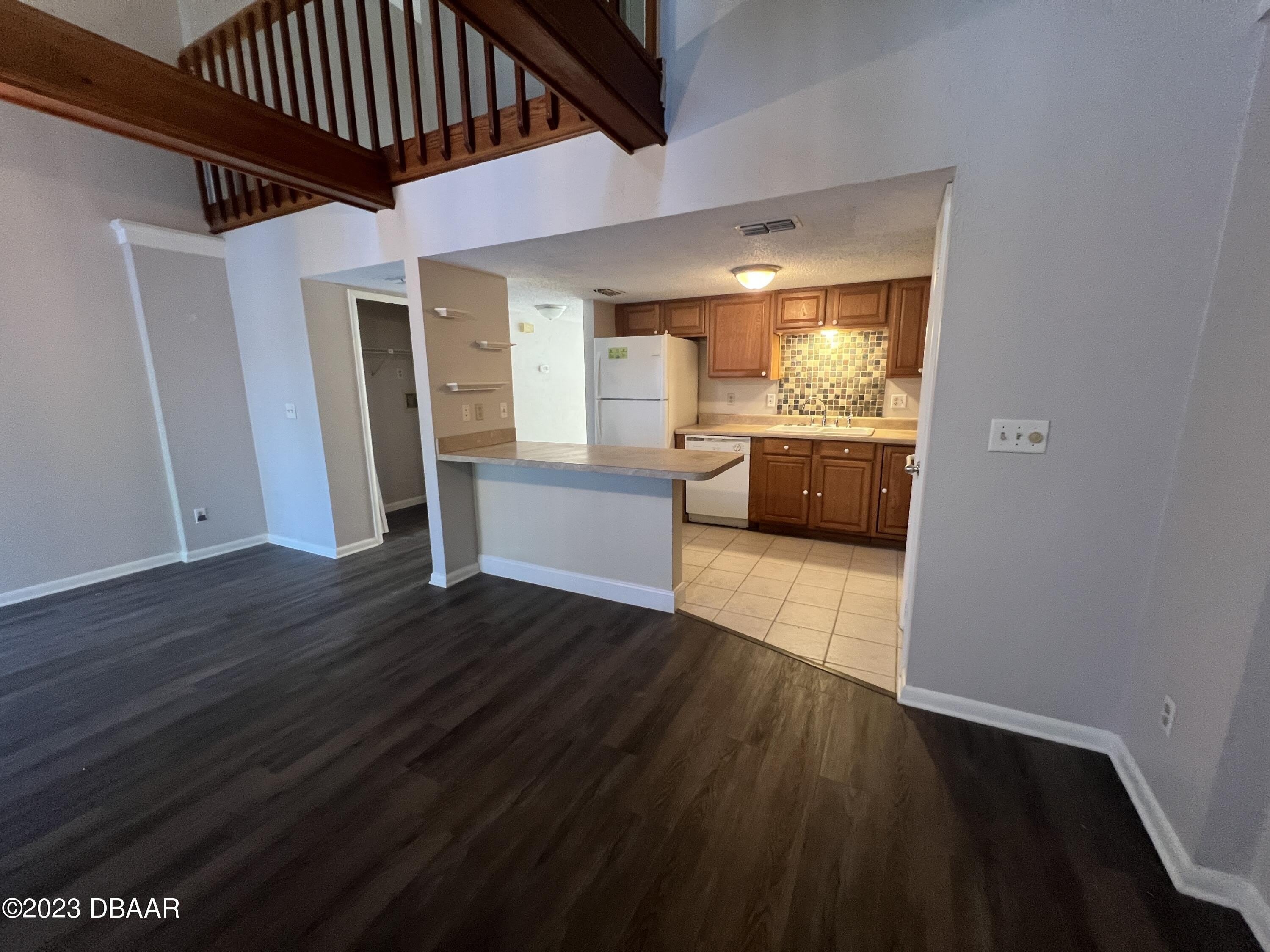 16 Oakwood Park – photo 4