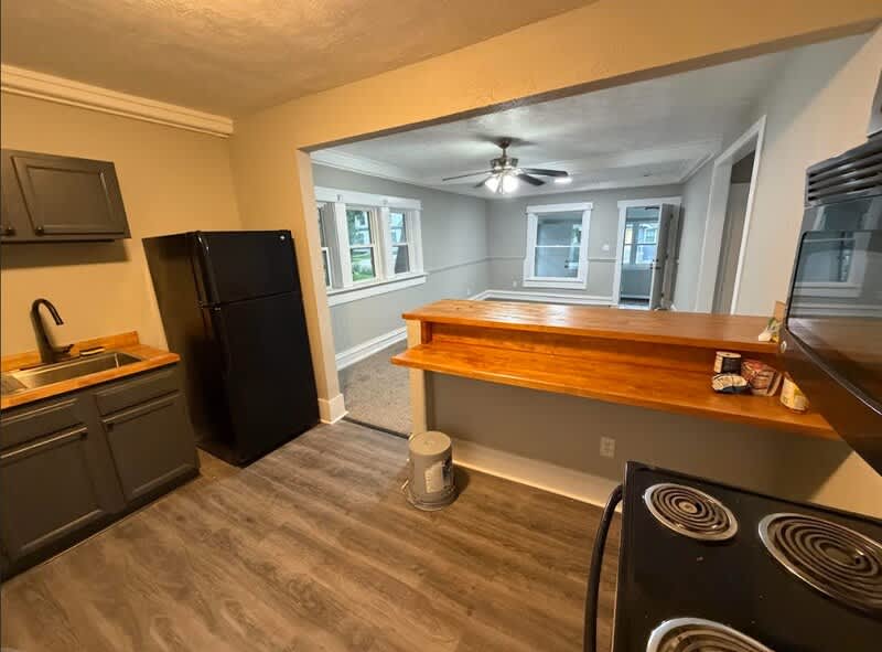 4851 Hillside St. – photo 2