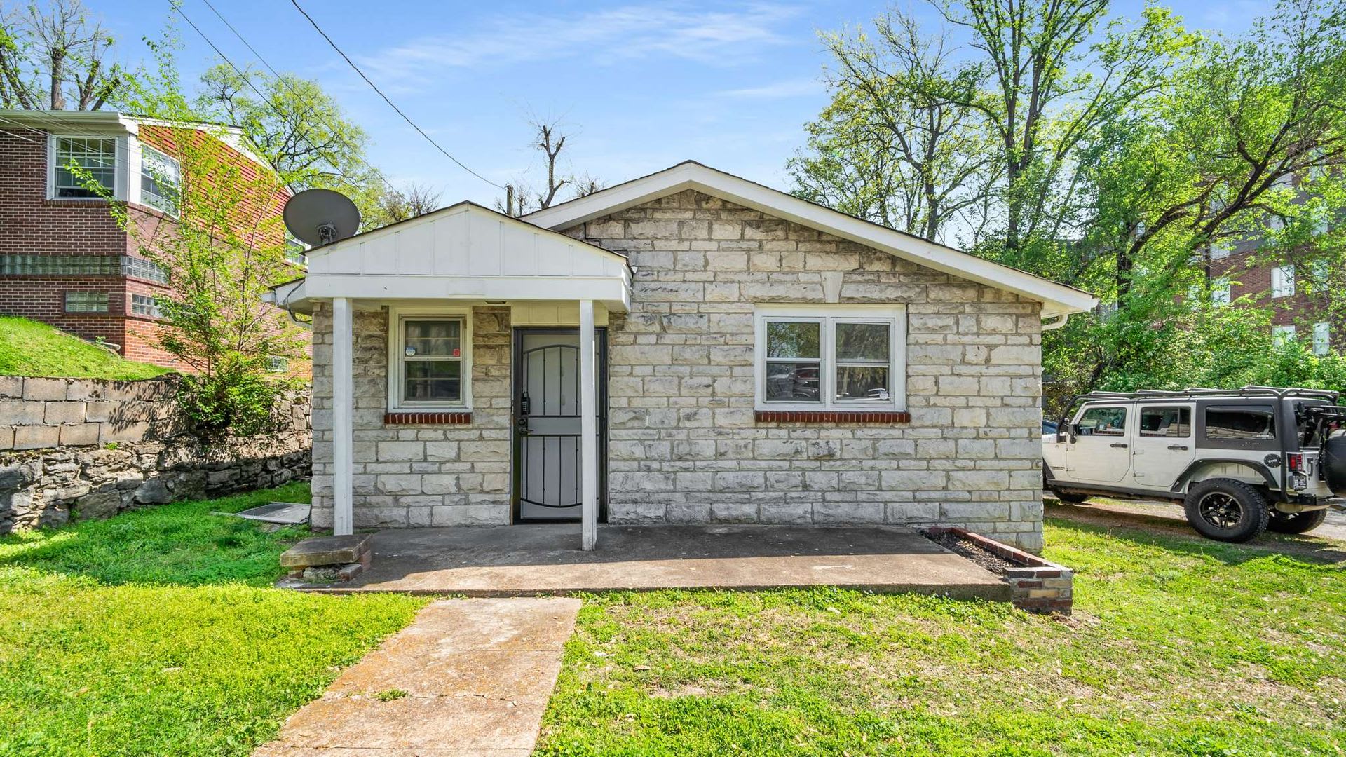 Close to Downtown Nashville! – photo 1