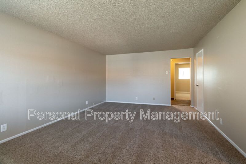 1002 NE 86th ST – photo 4