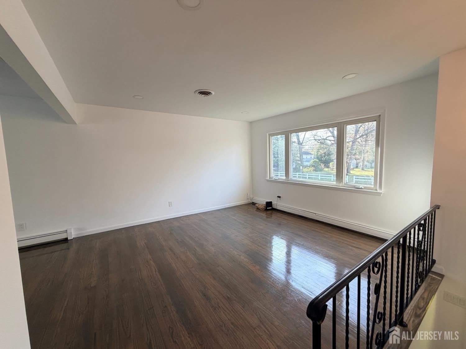 2460 WOODBRIDGE Avenue – photo 5