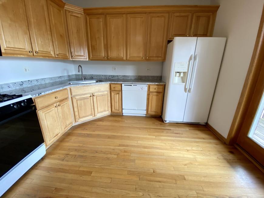 4233 North Kenmore Ave. – photo 3