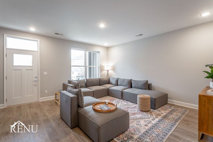 2329 East 18th Street – photo 5