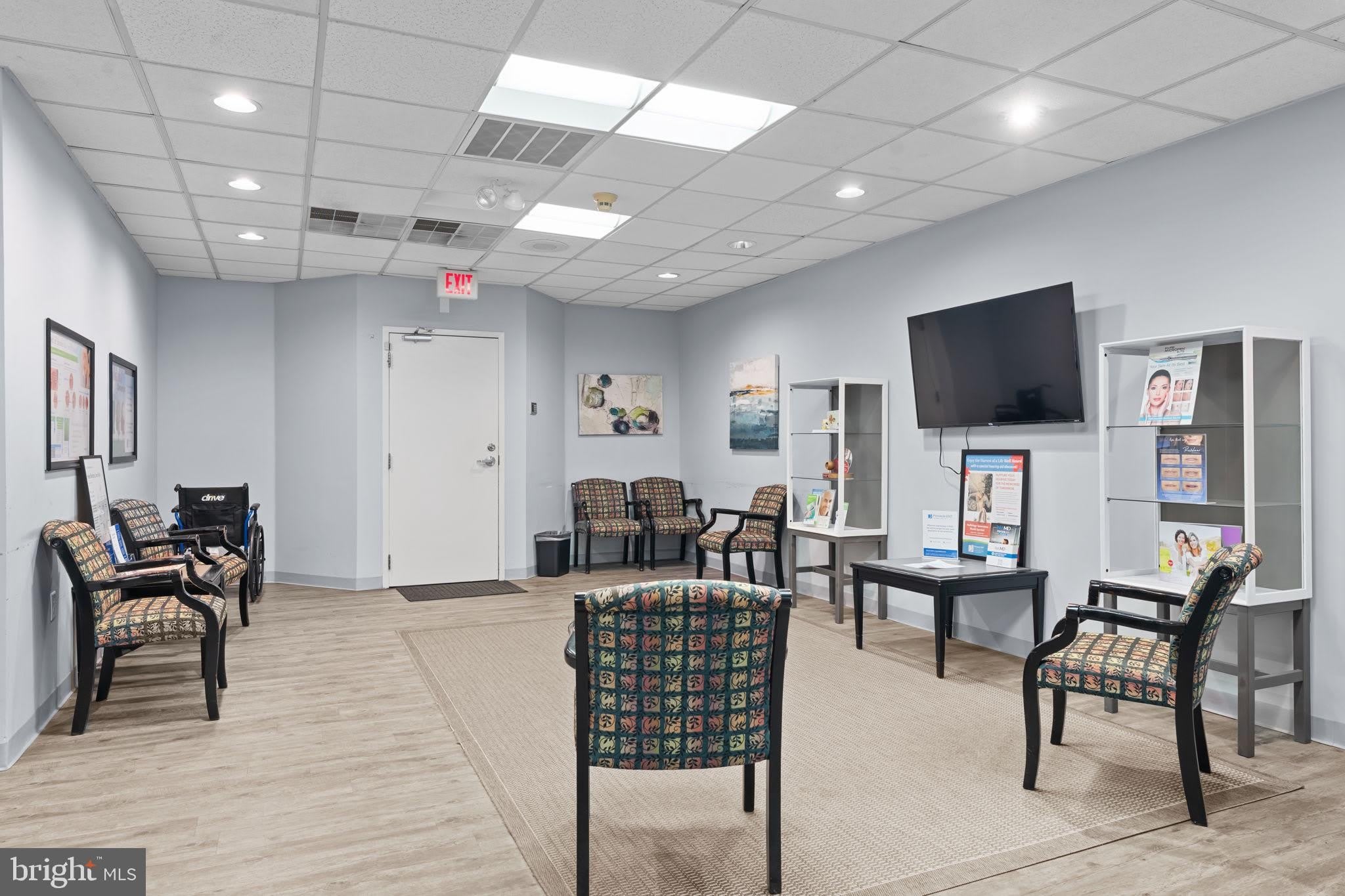 301 W CHESTER Pike – photo 4
