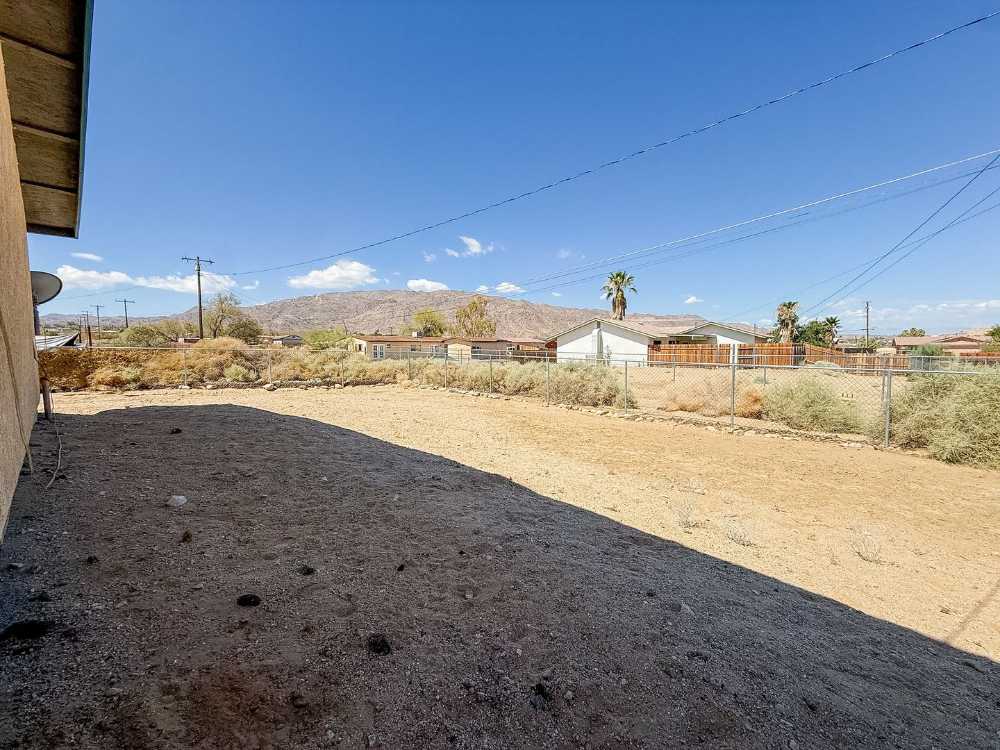 29 Palms Home with Attached Garage – photo 4