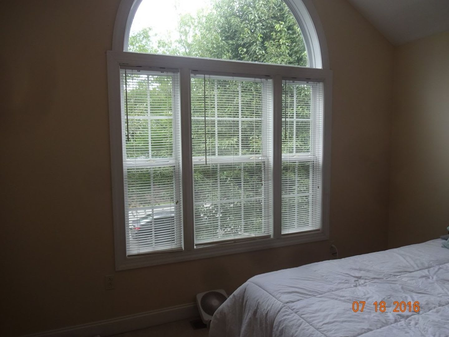4 bedroom 3 bath Townhouse – photo 2