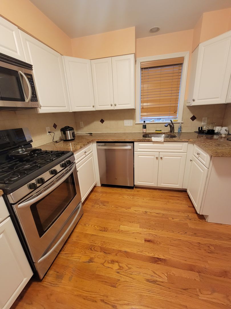 Spacious And Rare 3 Bd 2 Bath Near Fort Hill With Off Street Parking – photo 4
