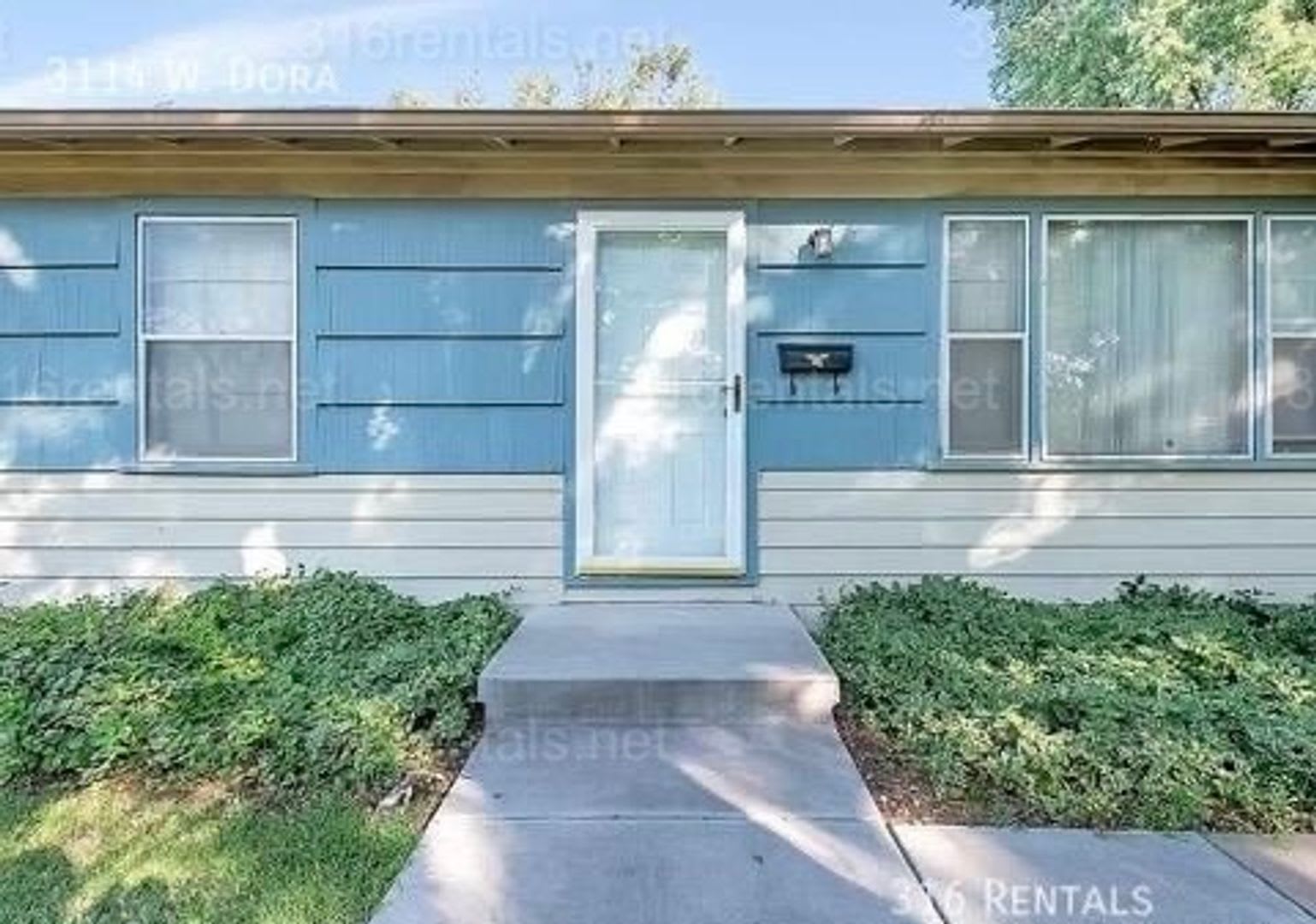 895 2 Bed 1 Bath Single Family Home – photo 1