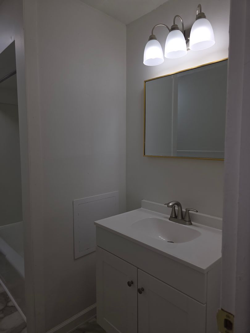 2 bedroom upper – photo 4