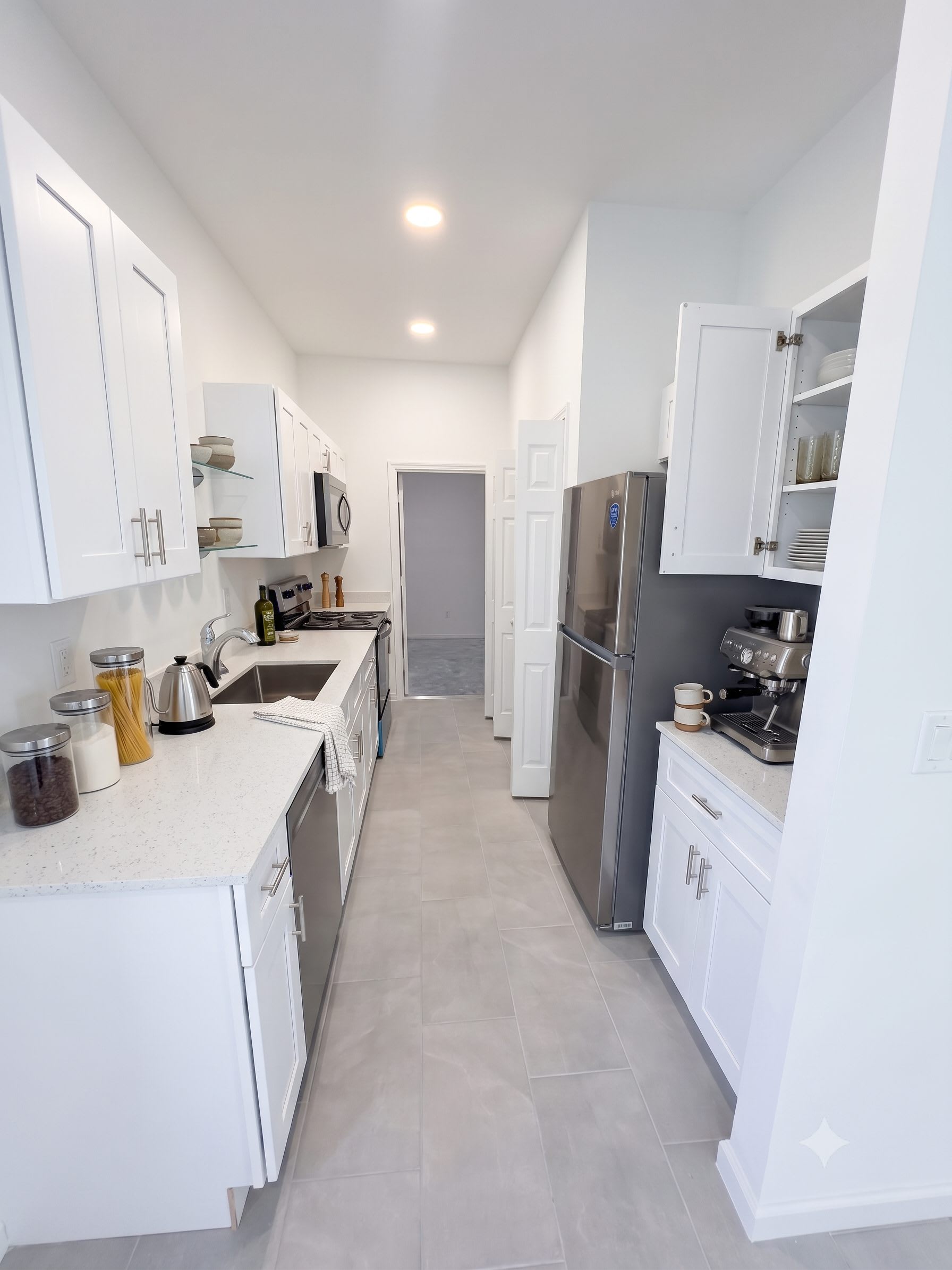 515 Killarney Avenue South – photo 4
