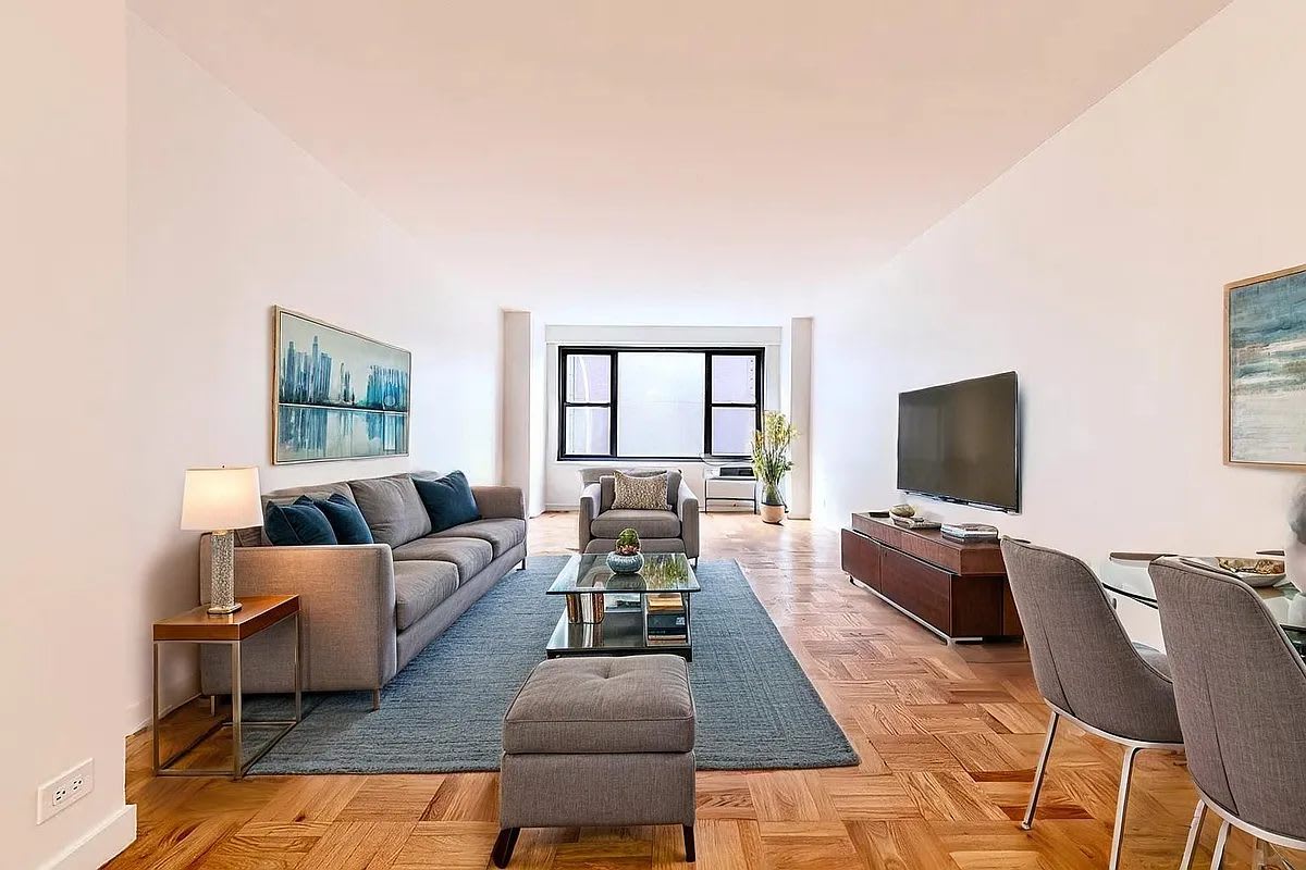 145 4th Avenue – photo 1