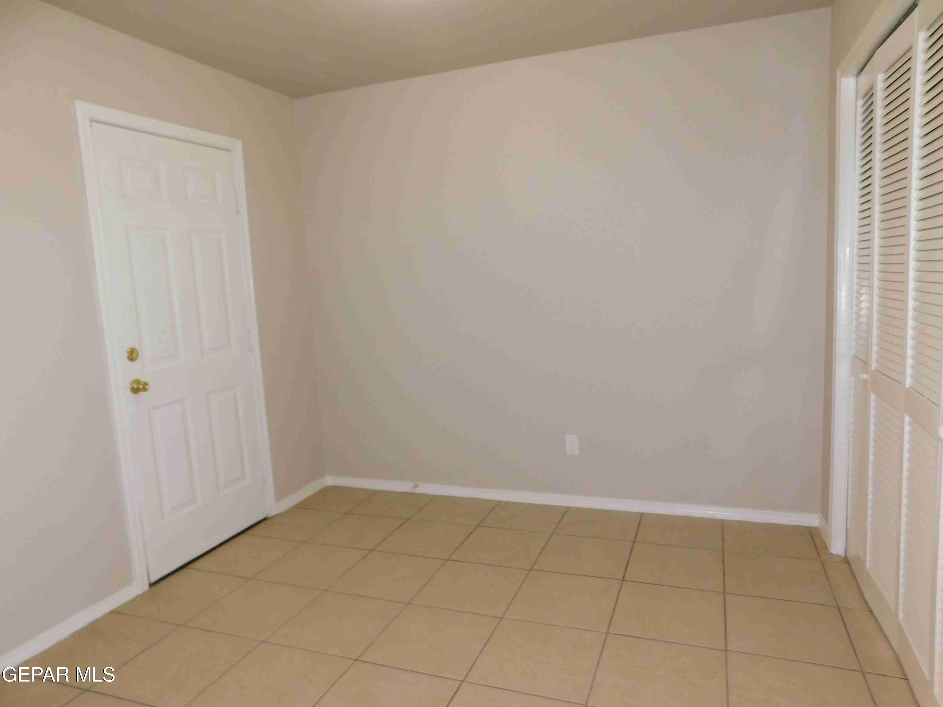 10021 RAILROAD Drive – photo 4