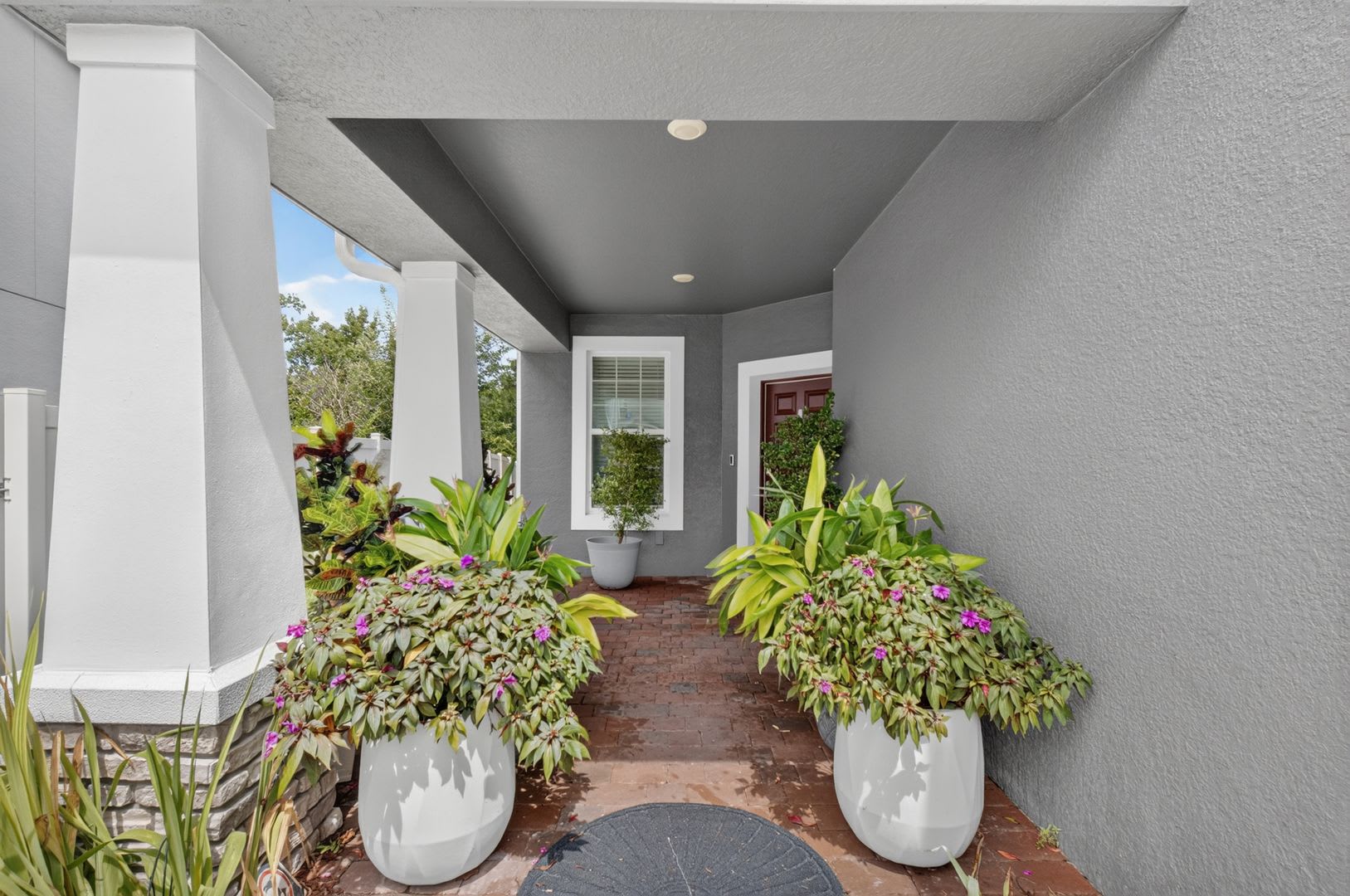 AVAILABLE NOW In Sanford 5 BEDS 4.5 BATHS + LOFT – photo 2