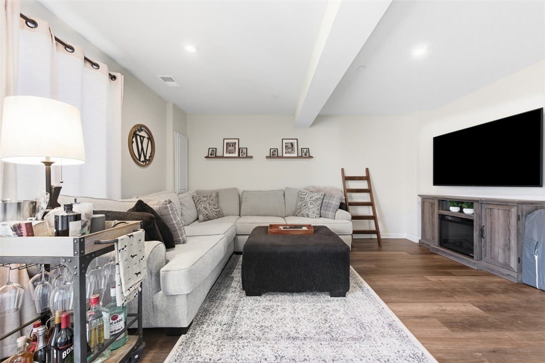 7402 Chestnut Way – photo 4