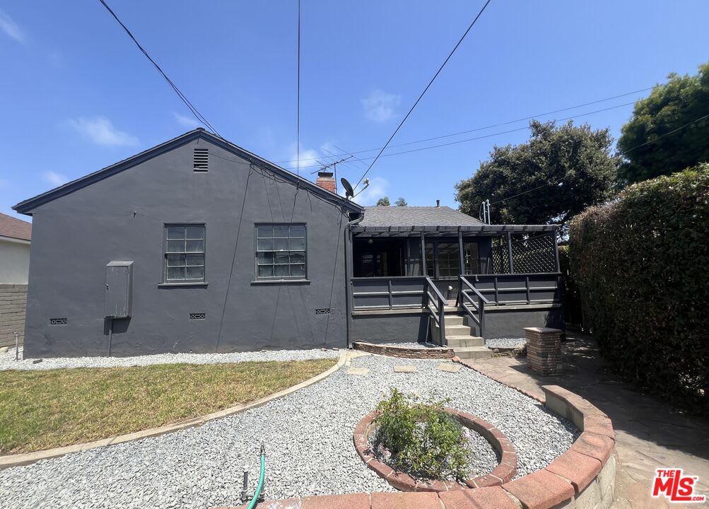 8345 Loyola Boulevard – photo 1