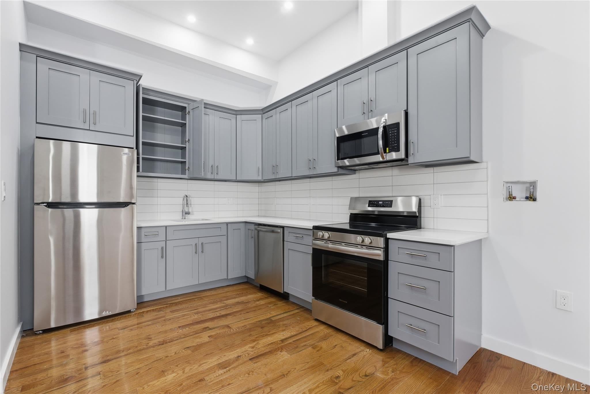 99 Main Street – photo 1