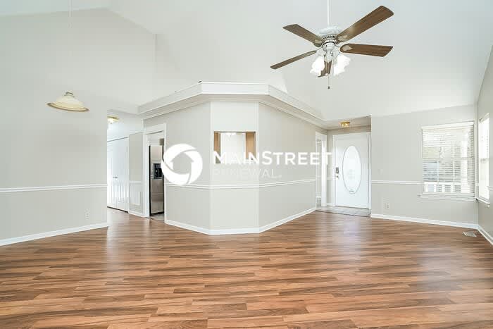 4068 Calumet Drive – photo 4