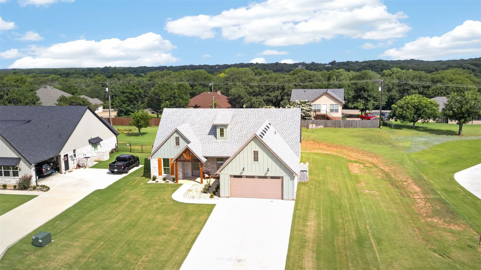 Luxury Living with Modern Farmhouse Style! – photo 3