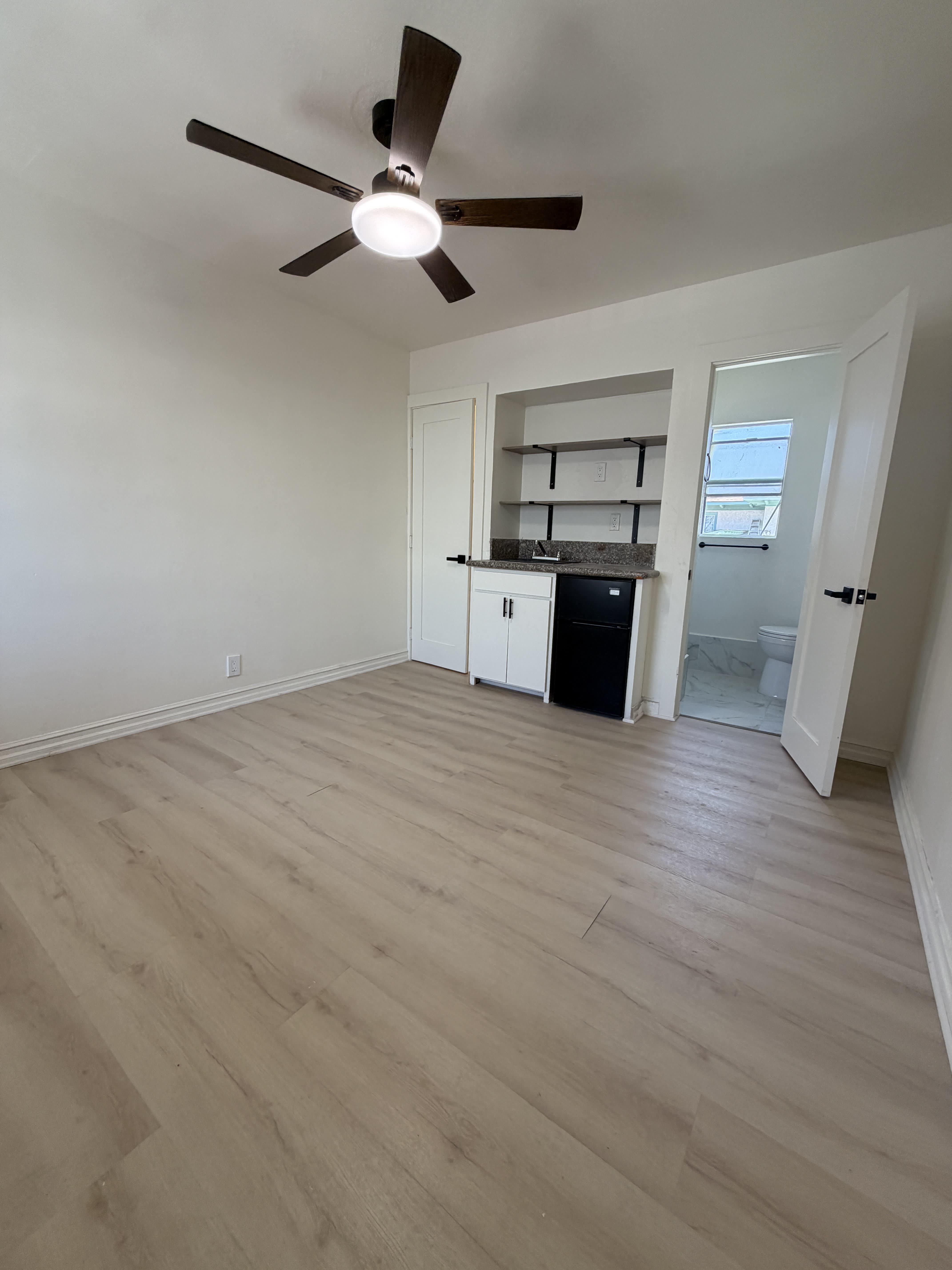 1411 Crenshaw Blvd – photo 2