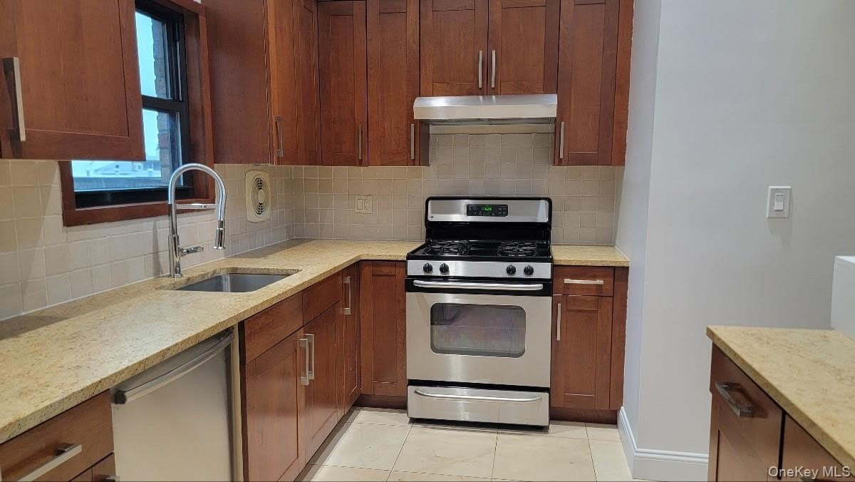 240-29 70 Avenue – photo 2