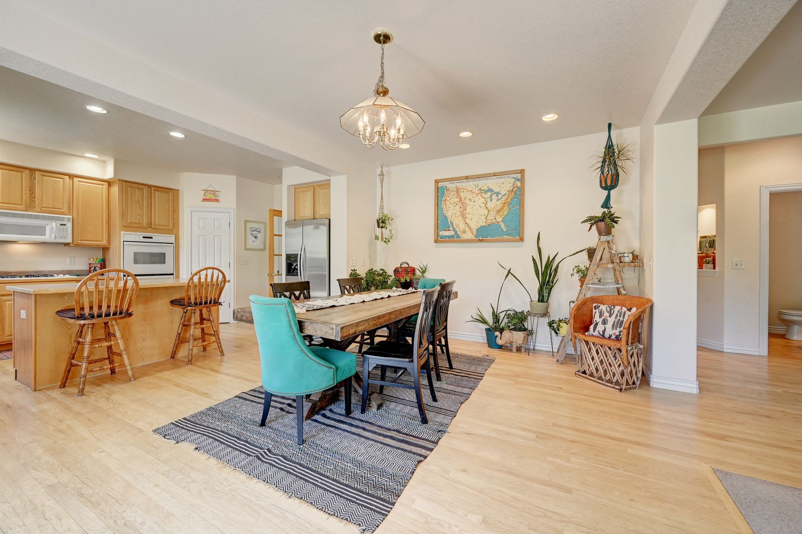 Beautiful Evergreen Home – photo 4