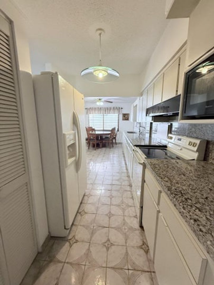 957 W 67th Street, Hialeah, FL 33012 – photo 1