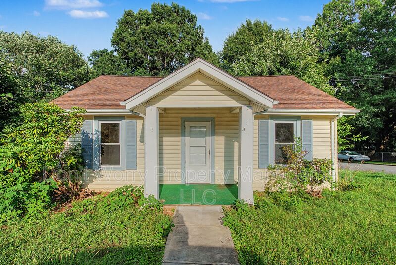 301 N 7th Ave – photo 1