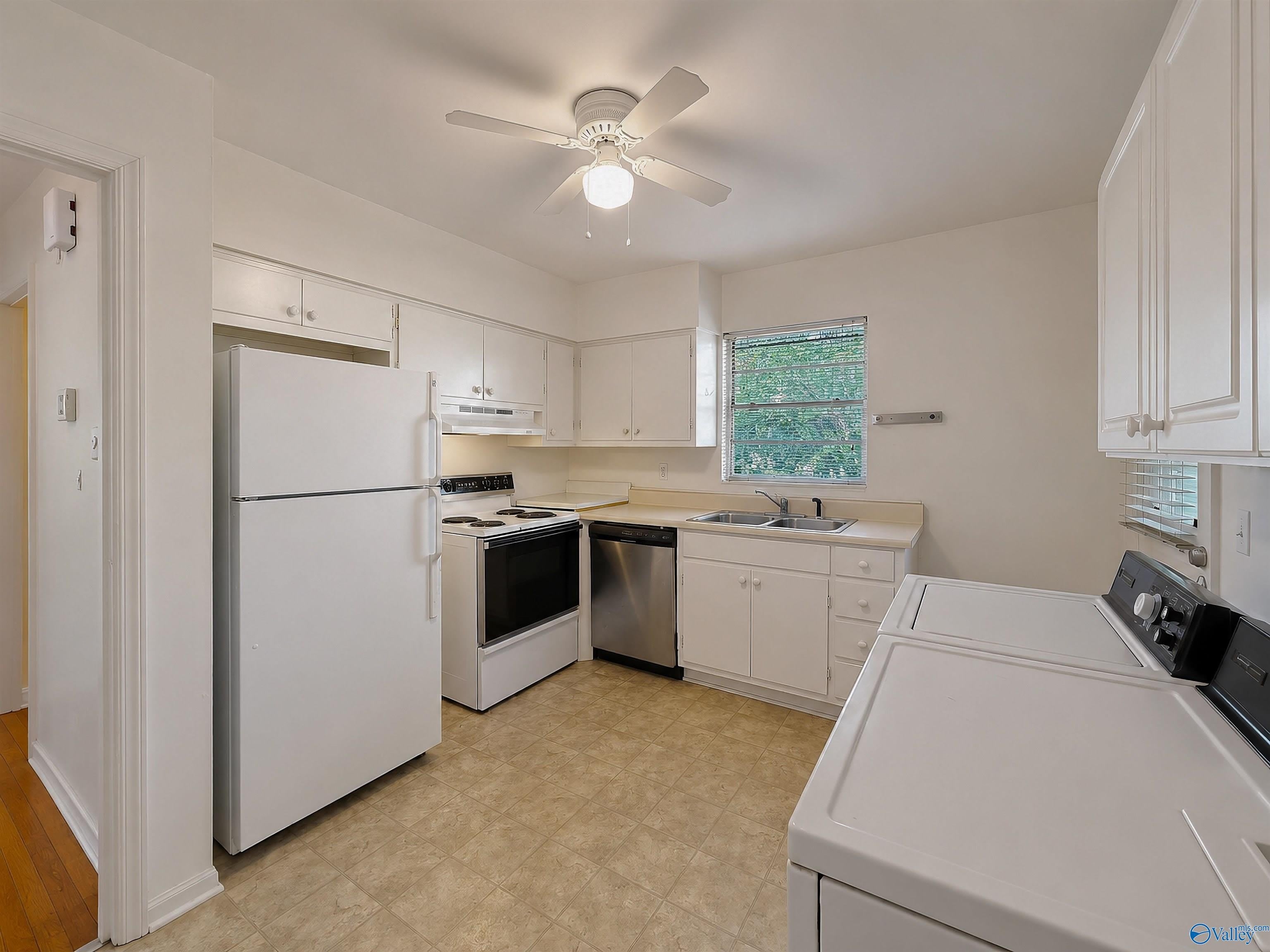 516 Ferry Street – photo 4