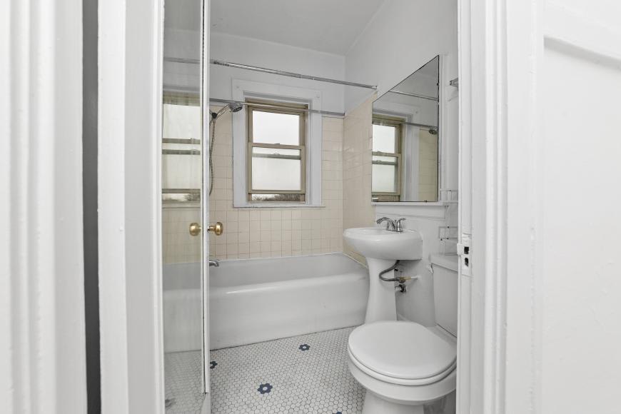 2849 W Berteau Ave – photo 3
