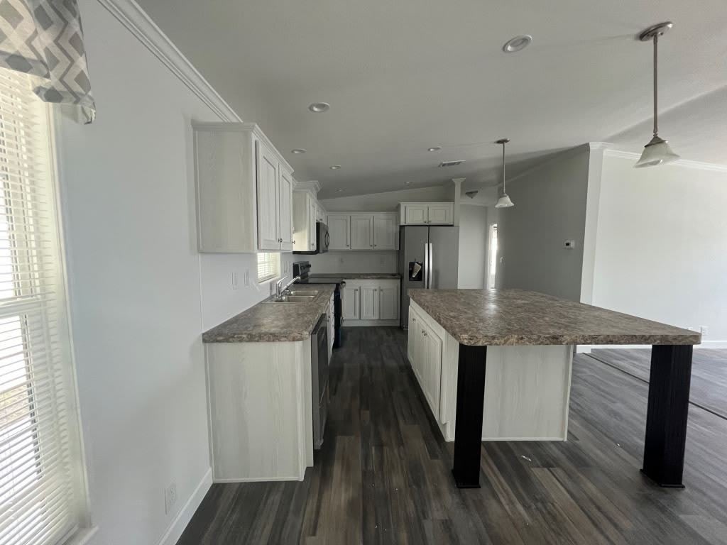 173 Eland Drive – photo 4