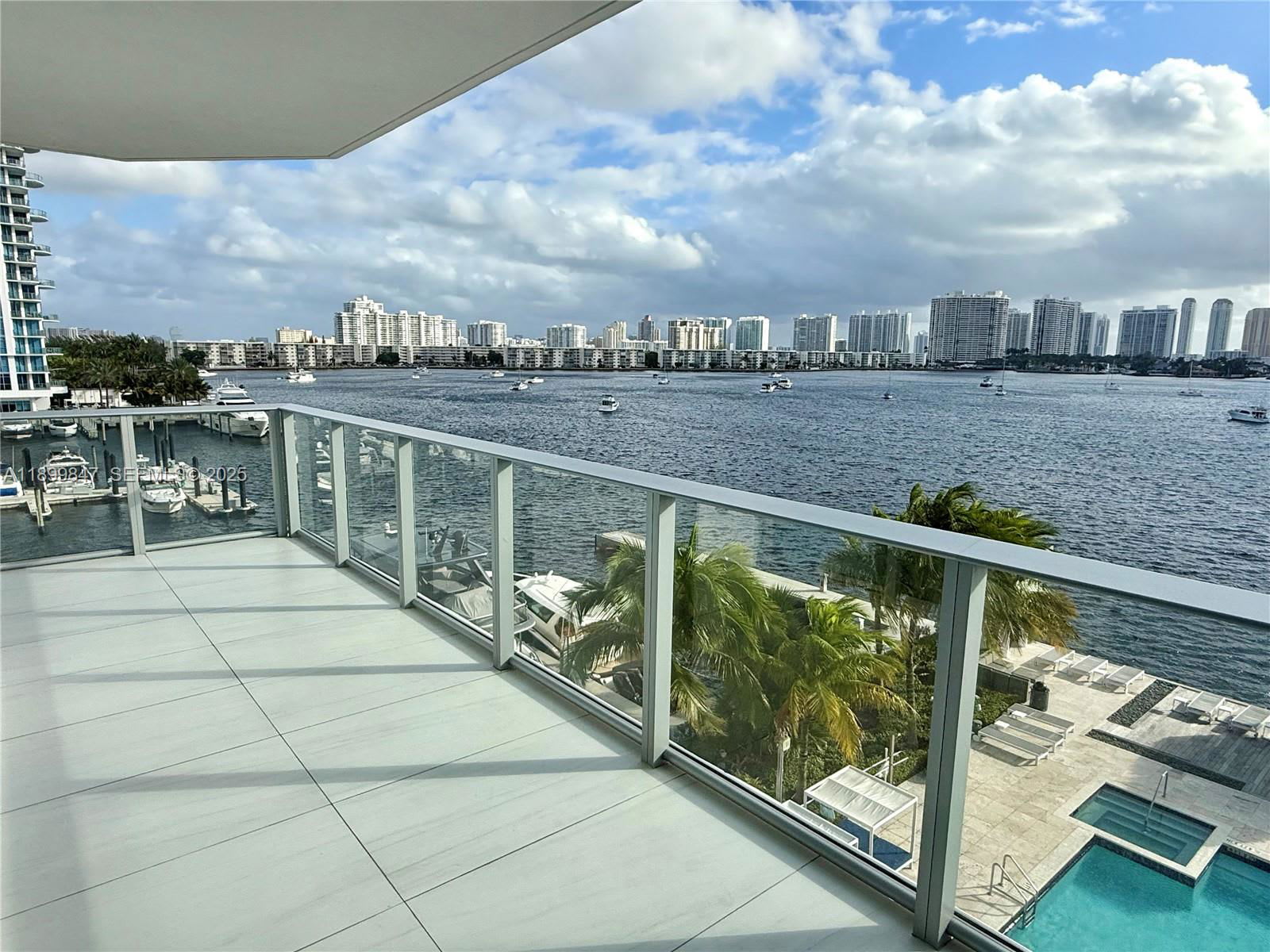 17111 Biscayne Boulevard – photo 4
