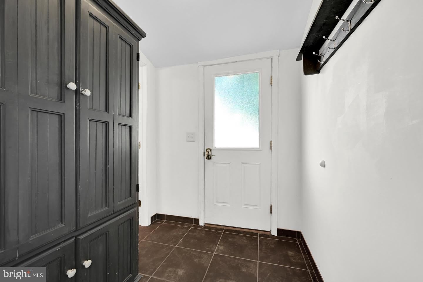 129 N RAILROAD Street – photo 3