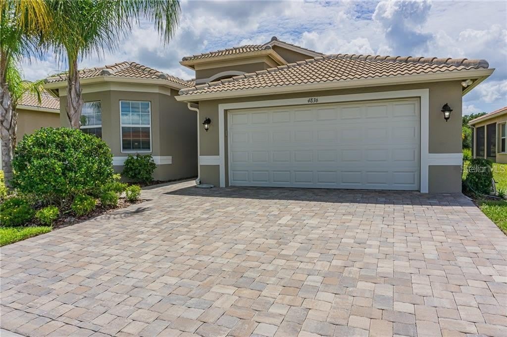 4836 GRAND BANKS Drive – photo 2