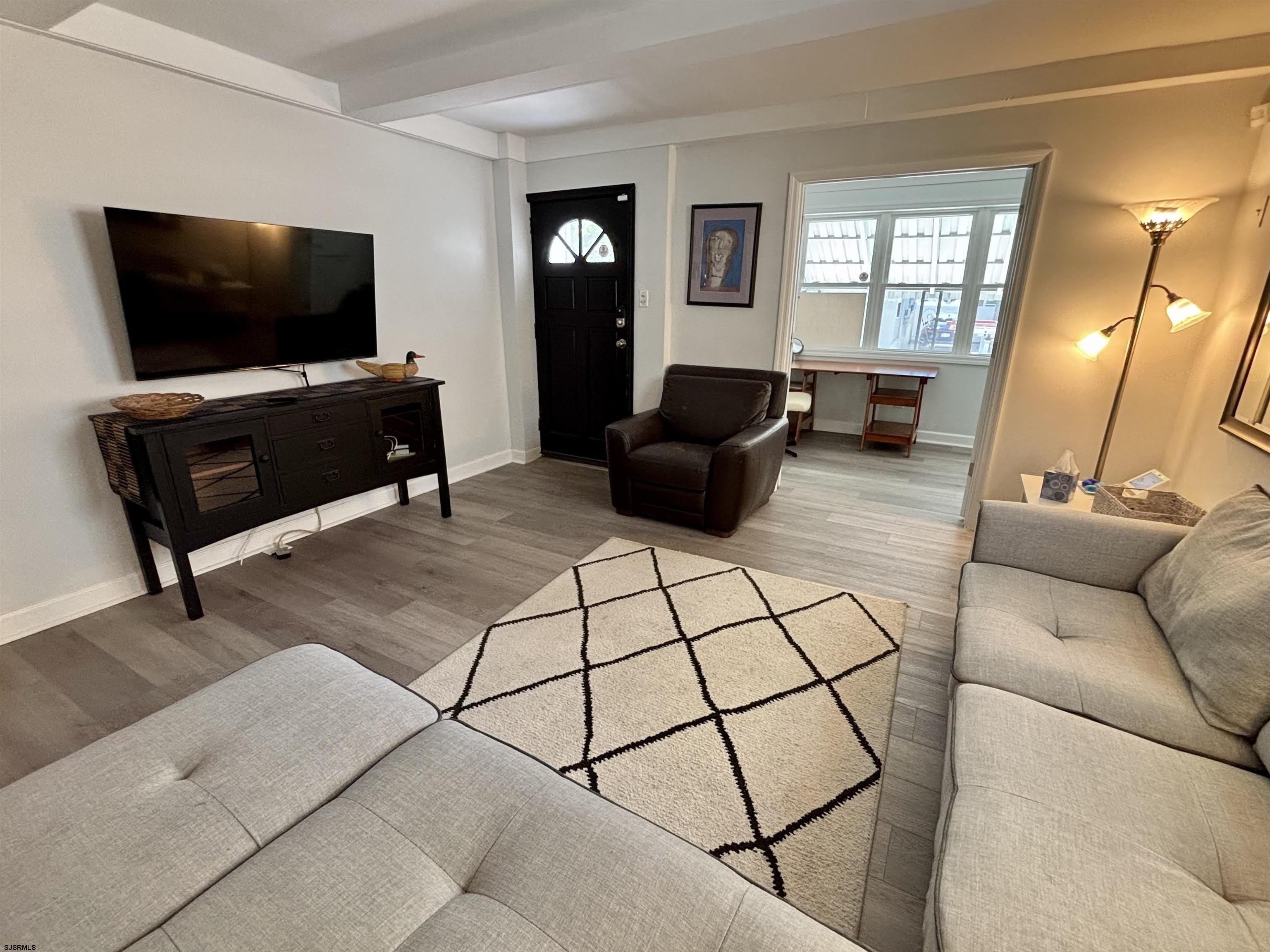 119 N Newport Ave – photo 4