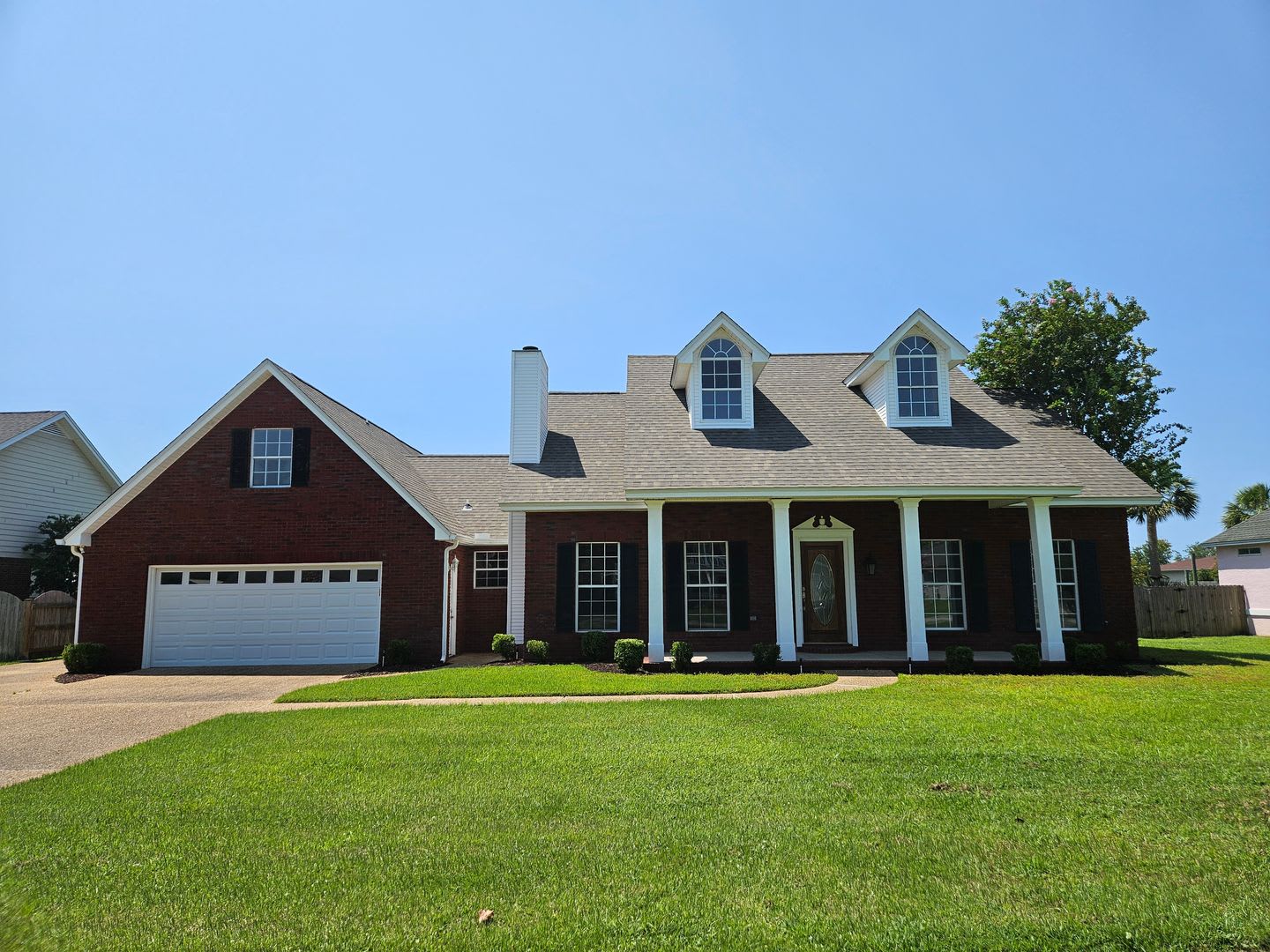 Beautiful Waterfront Oasis W Private Dock Access Pool Hot Tub Pool Service Pest Control Lawncare Included – photo 1