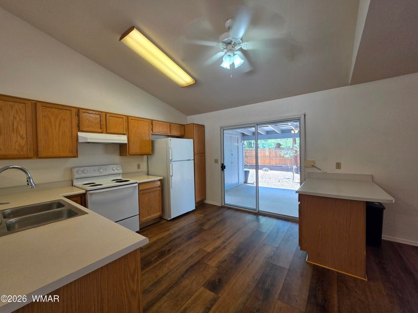 1721 West Hall Street – photo 5