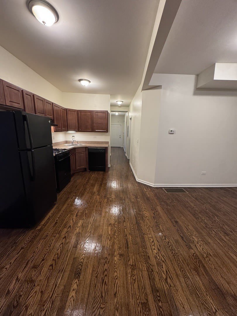 1251 N Springfield Avenue – photo 3