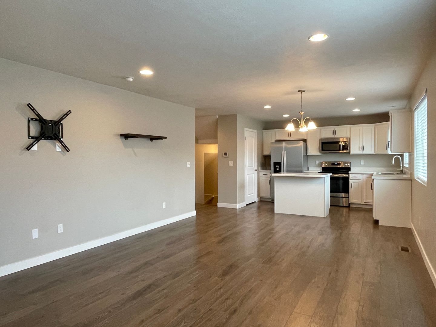 Spacious 2 Story With Finished Basement – photo 5